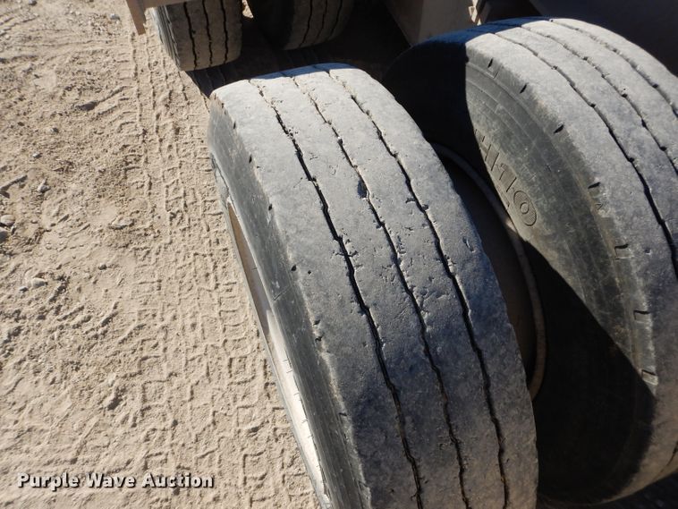 image for item DE2494 1995 Etnyre R35TL-T1 equipment trailer