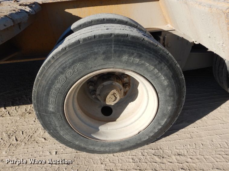 image for item DE2494 1995 Etnyre R35TL-T1 equipment trailer