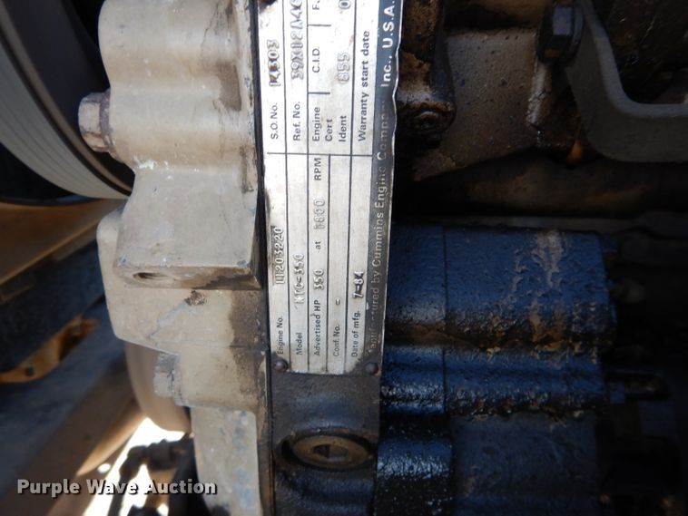 image for item DE2495 1984 Kenworth W900  semi truck