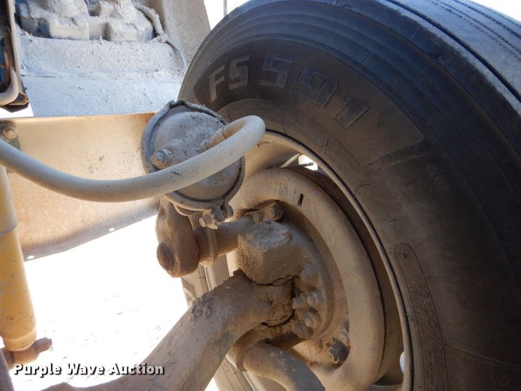 image for item DE2495 1984 Kenworth W900  semi truck