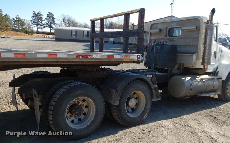 image for item DE2496 1996 Kenworth T800  semi truck