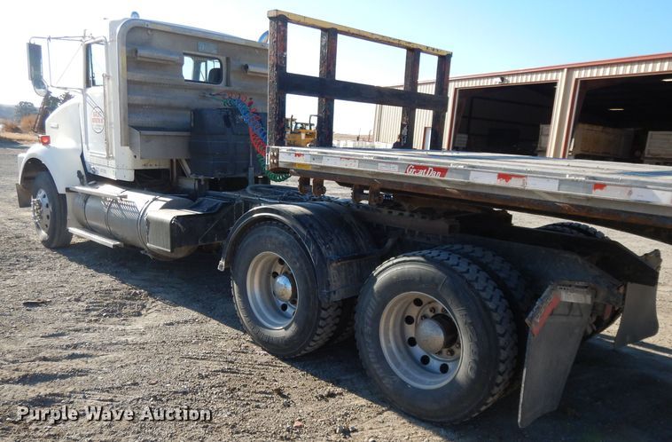 image for item DE2496 1996 Kenworth T800  semi truck