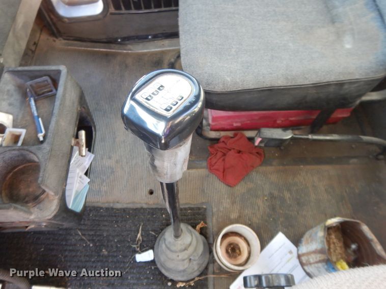 image for item DE2496 1996 Kenworth T800  semi truck