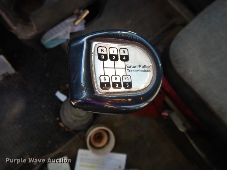 image for item DE2496 1996 Kenworth T800  semi truck