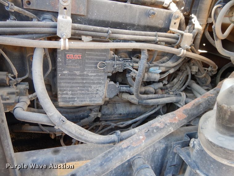 image for item DE2496 1996 Kenworth T800  semi truck