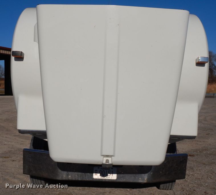 image for item DE2496 1996 Kenworth T800  semi truck