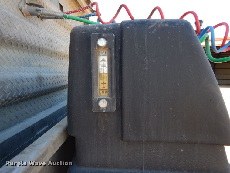 image for item DE2496 1996 Kenworth T800  semi truck