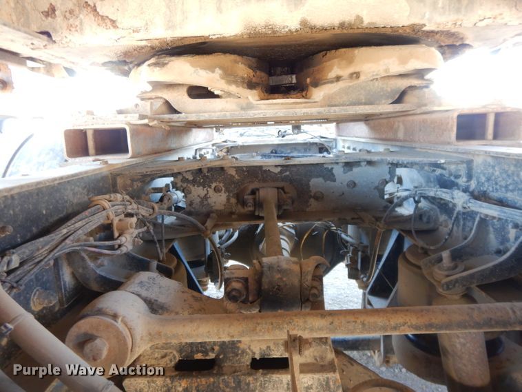 image for item DE2496 1996 Kenworth T800  semi truck