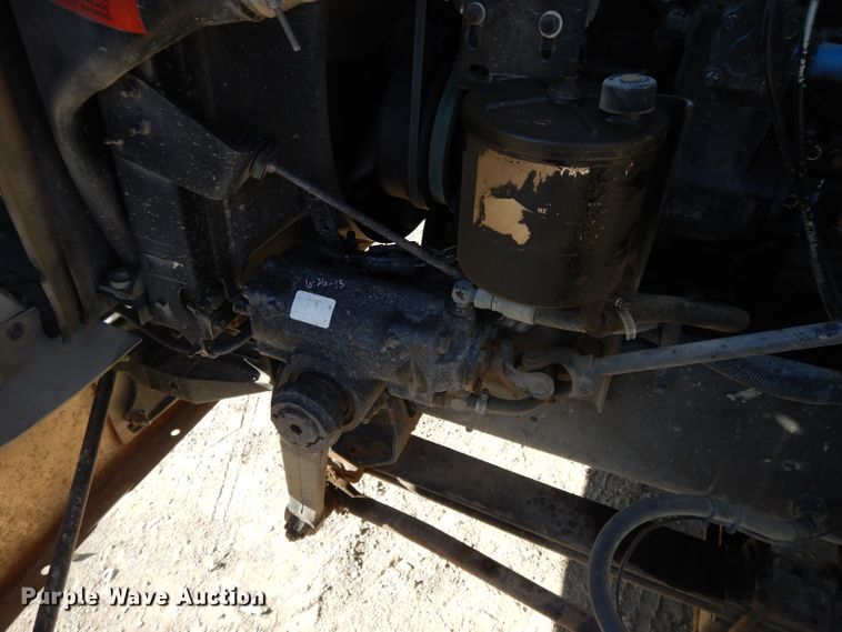 image for item DE2498 1999 International 9400  semi truck