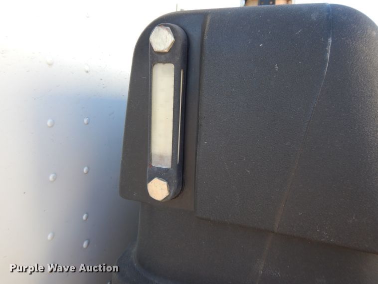 image for item DE2498 1999 International 9400  semi truck