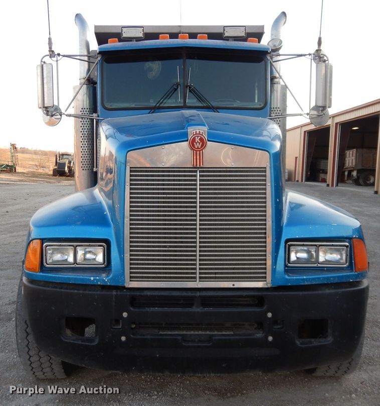 image for item DE2501 1987 Kenworth T600  dump truck