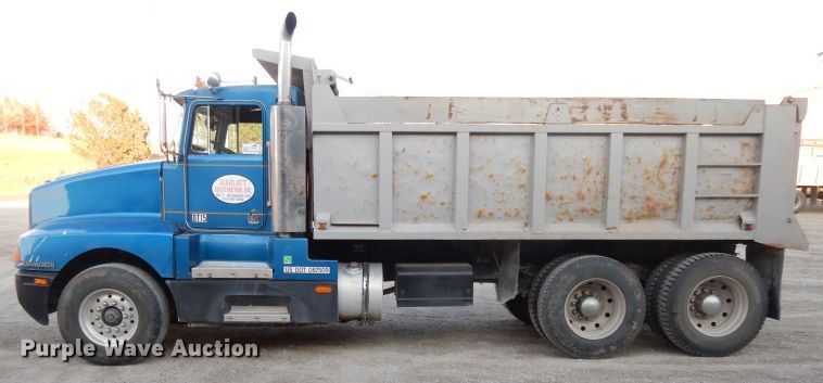 image for item DE2501 1987 Kenworth T600  dump truck