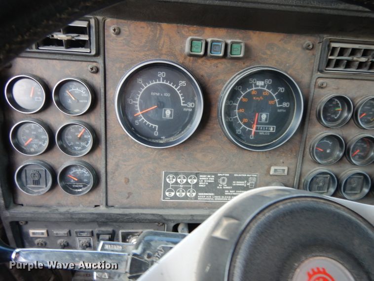 image for item DE2501 1987 Kenworth T600  dump truck