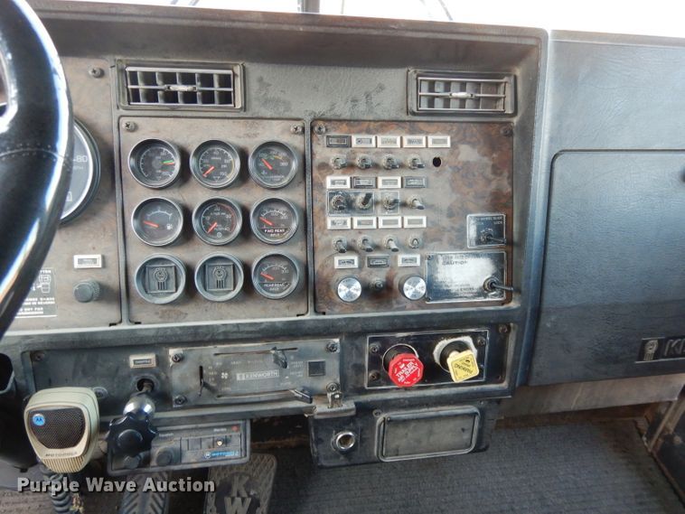 image for item DE2501 1987 Kenworth T600  dump truck