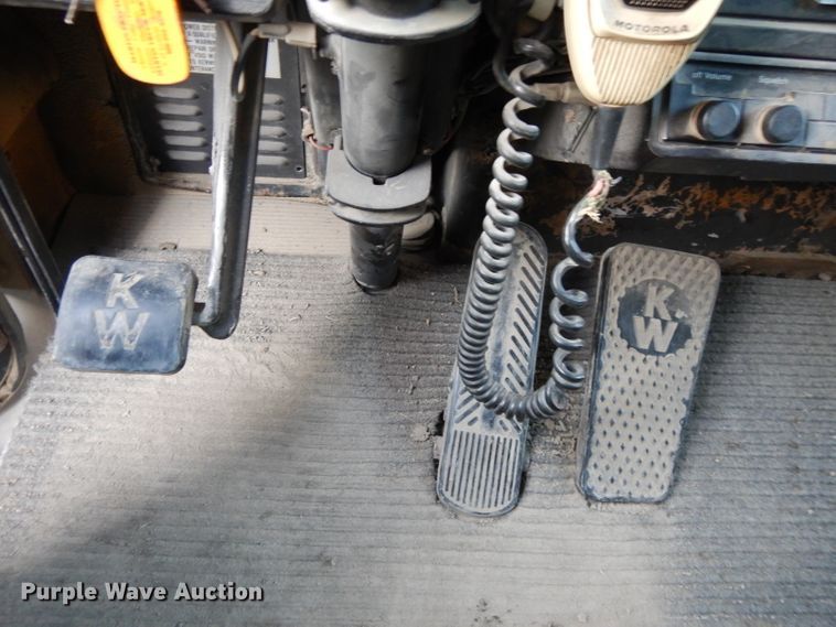 image for item DE2501 1987 Kenworth T600  dump truck