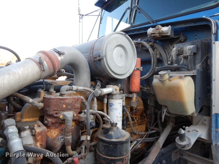 image for item DE2501 1987 Kenworth T600  dump truck