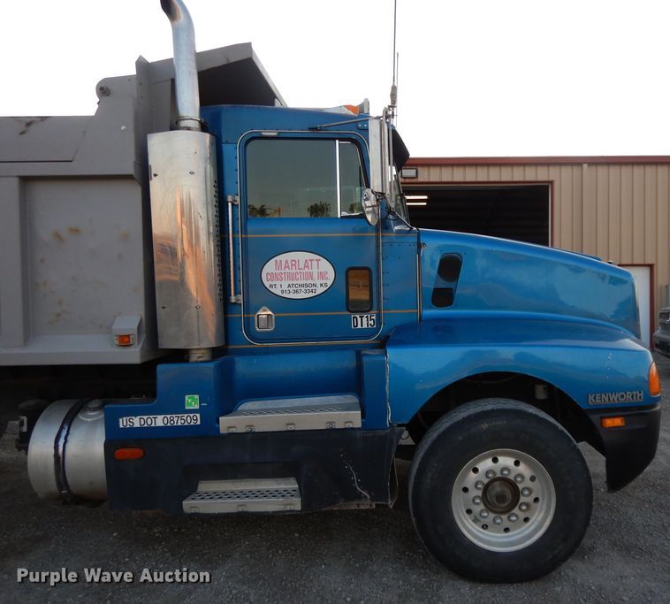 image for item DE2501 1987 Kenworth T600  dump truck