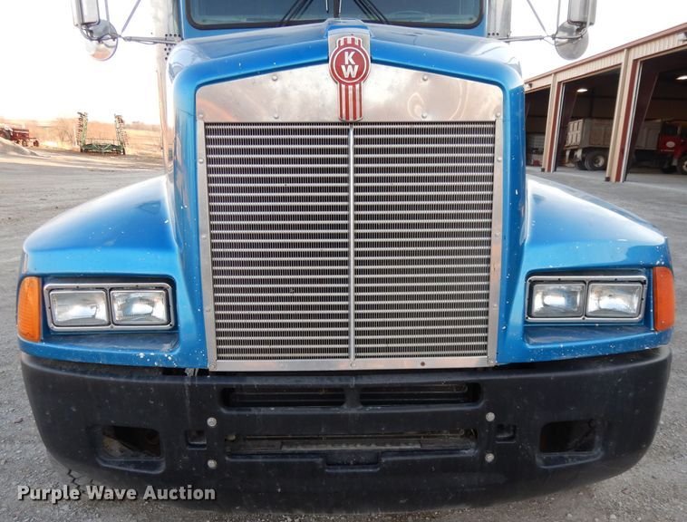 image for item DE2501 1987 Kenworth T600  dump truck