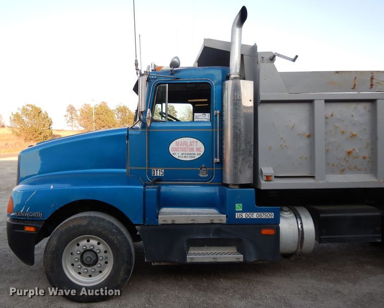 image for item DE2501 1987 Kenworth T600  dump truck