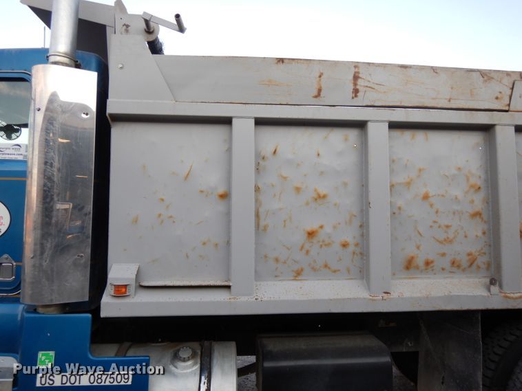 image for item DE2501 1987 Kenworth T600  dump truck