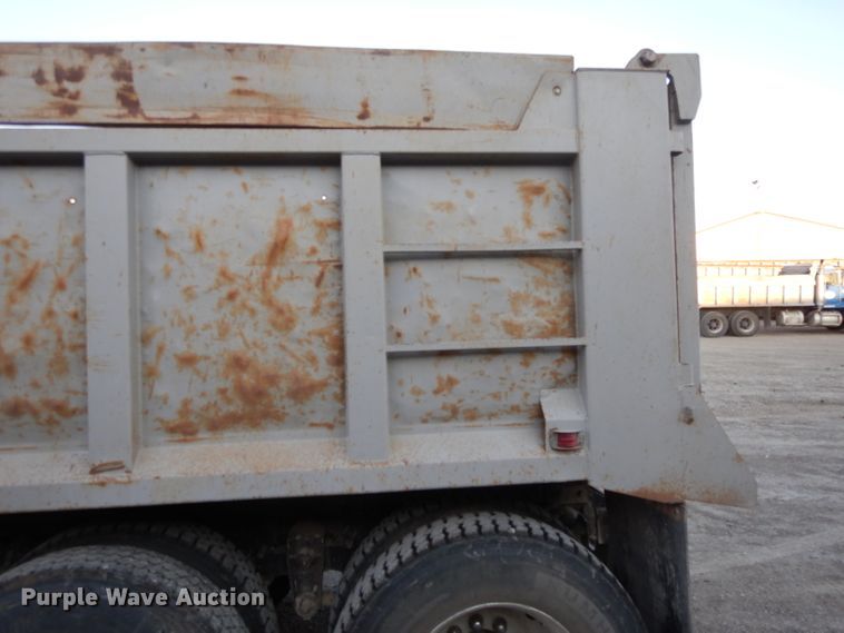 image for item DE2501 1987 Kenworth T600  dump truck