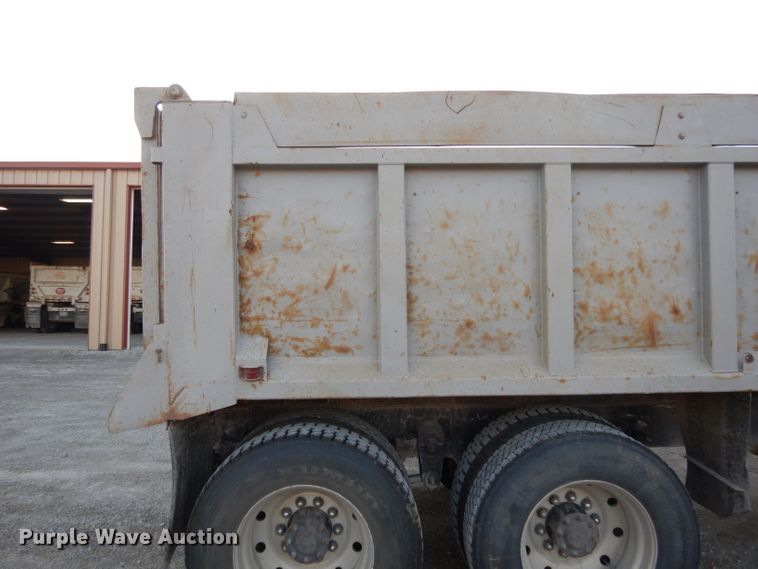 image for item DE2501 1987 Kenworth T600  dump truck