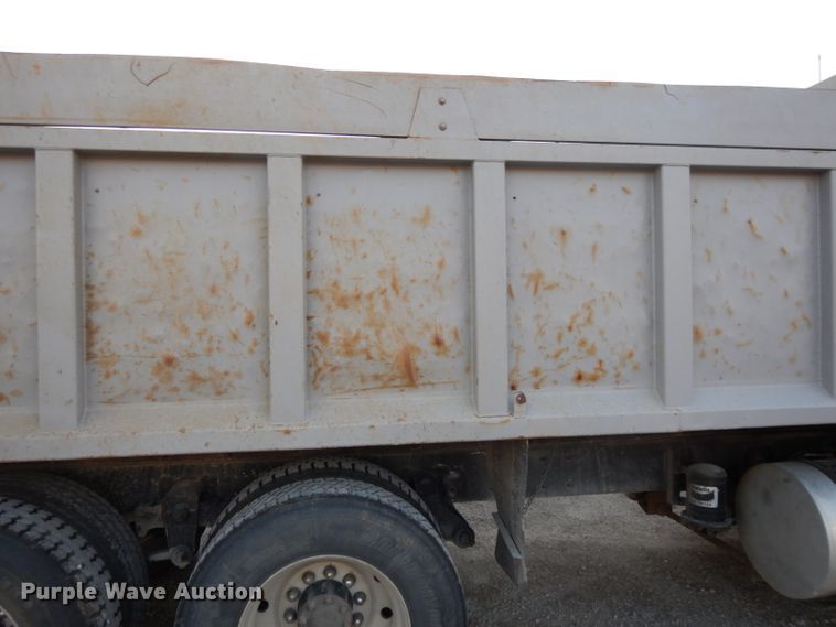 image for item DE2501 1987 Kenworth T600  dump truck