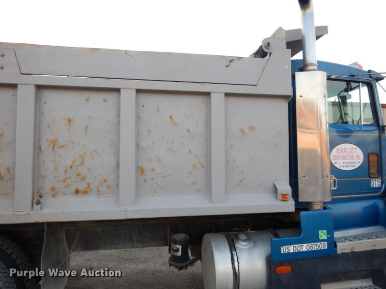 image for item DE2501 1987 Kenworth T600  dump truck