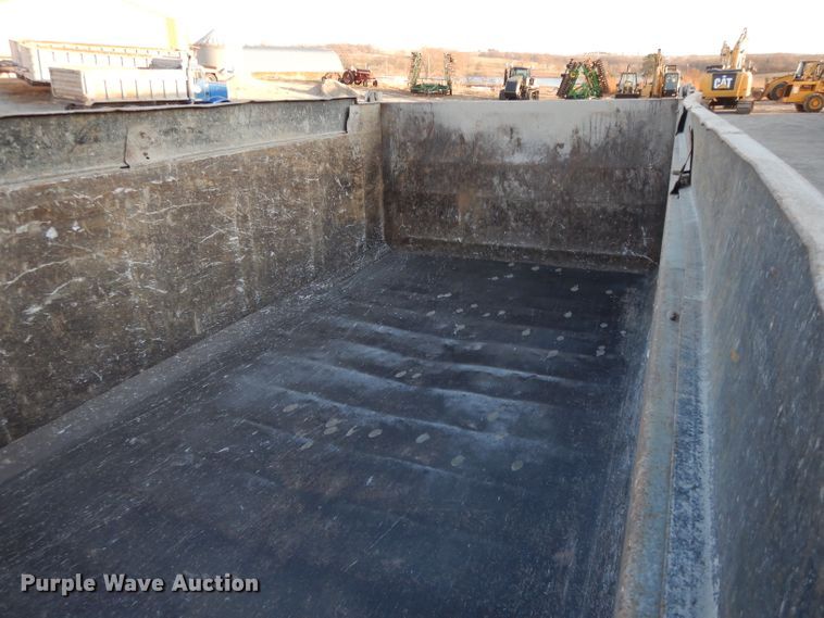 image for item DE2501 1987 Kenworth T600  dump truck