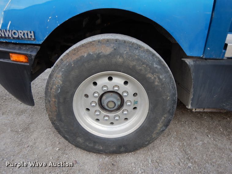 image for item DE2501 1987 Kenworth T600  dump truck