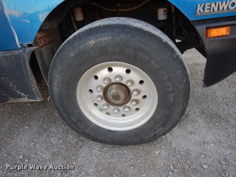 image for item DE2501 1987 Kenworth T600  dump truck