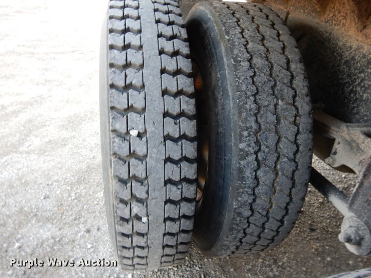 image for item DE2501 1987 Kenworth T600  dump truck