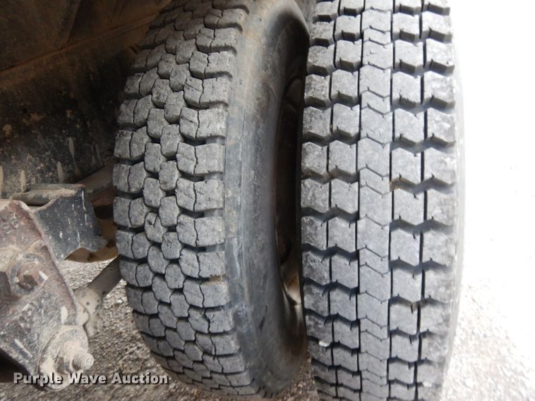 image for item DE2501 1987 Kenworth T600  dump truck