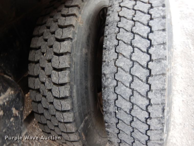 image for item DE2501 1987 Kenworth T600  dump truck