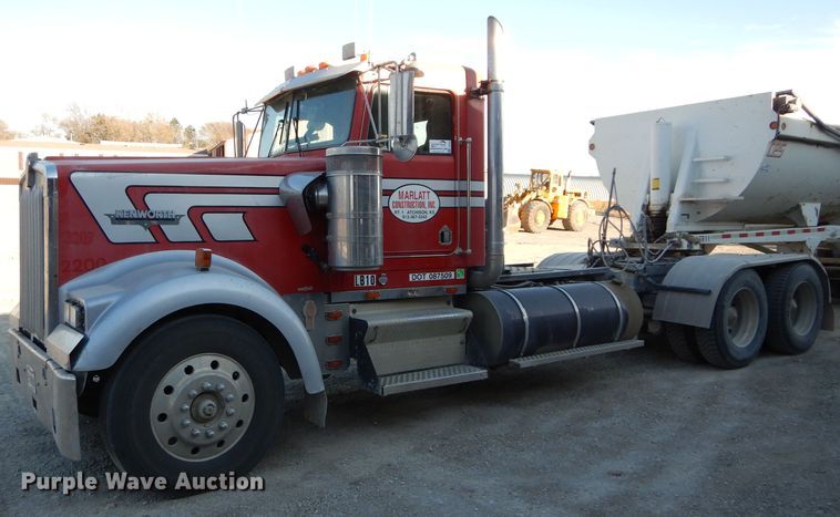 image for item DE2502 1993 Kenworth W900  semi truck