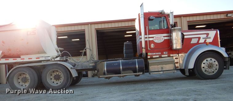 image for item DE2502 1993 Kenworth W900  semi truck