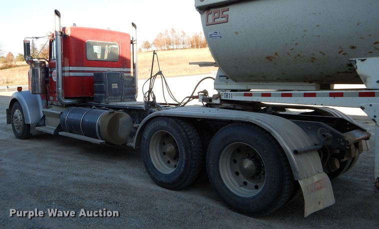 image for item DE2502 1993 Kenworth W900  semi truck