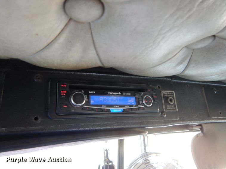 image for item DE2502 1993 Kenworth W900  semi truck