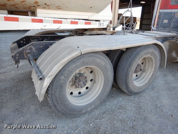 image for item DE2502 1993 Kenworth W900  semi truck