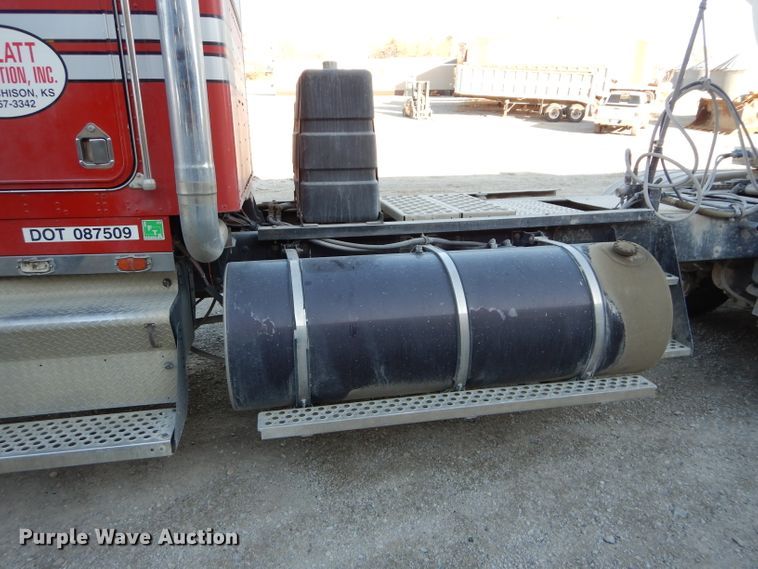 image for item DE2502 1993 Kenworth W900  semi truck