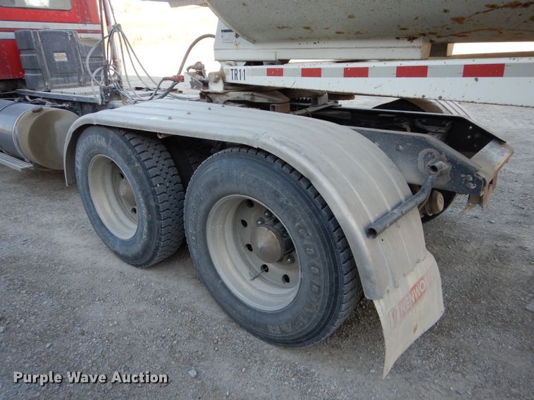 image for item DE2502 1993 Kenworth W900  semi truck