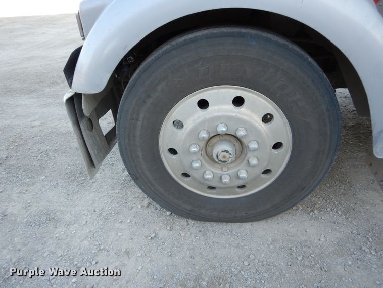 image for item DE2502 1993 Kenworth W900  semi truck