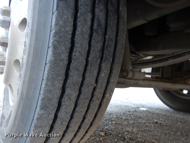 image for item DE2502 1993 Kenworth W900  semi truck