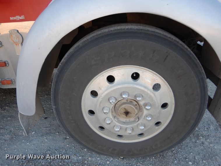 image for item DE2502 1993 Kenworth W900  semi truck