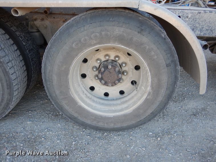 image for item DE2502 1993 Kenworth W900  semi truck