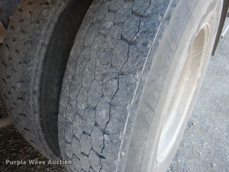 image for item DE2502 1993 Kenworth W900  semi truck