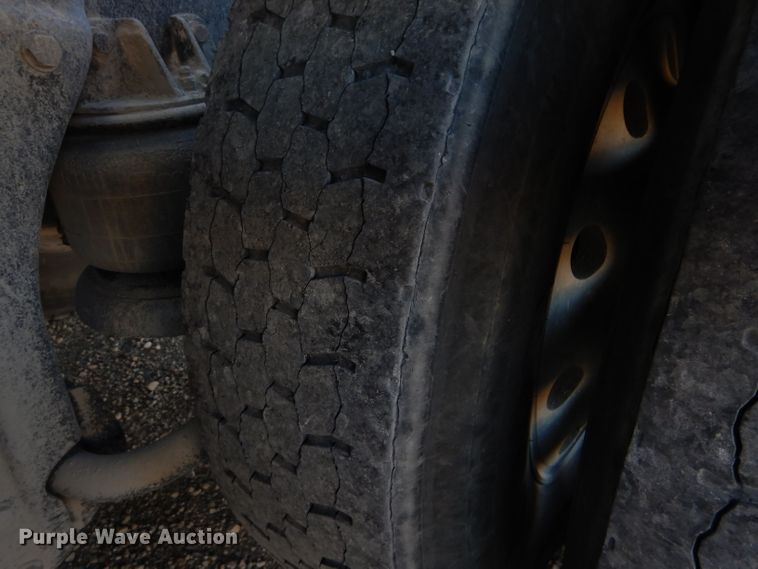 image for item DE2502 1993 Kenworth W900  semi truck