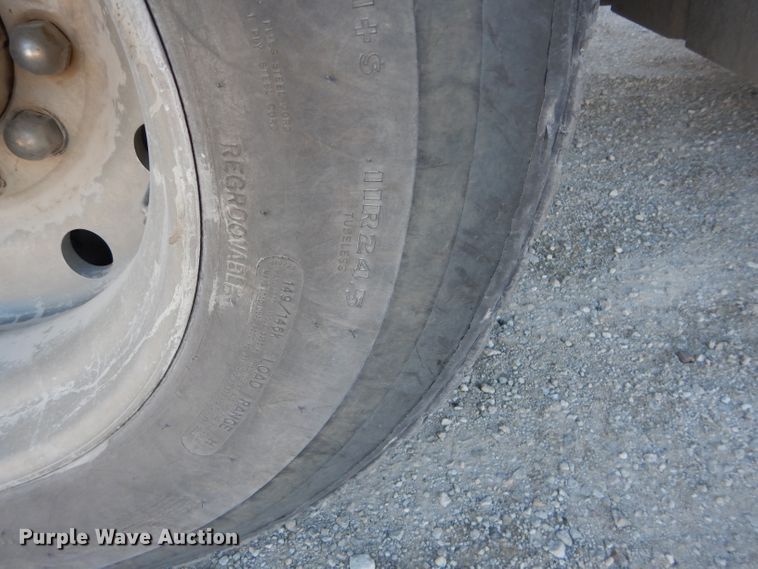 image for item DE2502 1993 Kenworth W900  semi truck