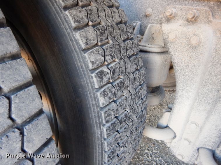 image for item DE2502 1993 Kenworth W900  semi truck