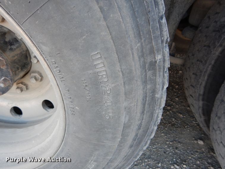 image for item DE2502 1993 Kenworth W900  semi truck